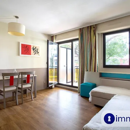 Apartment Air-conditioned In With Swimming Pool *