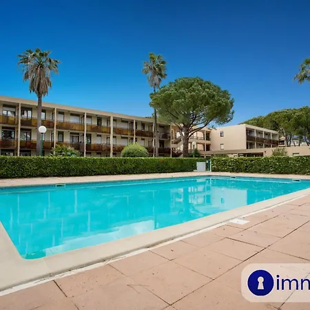 Apartment Air-conditioned In With Swimming Pool