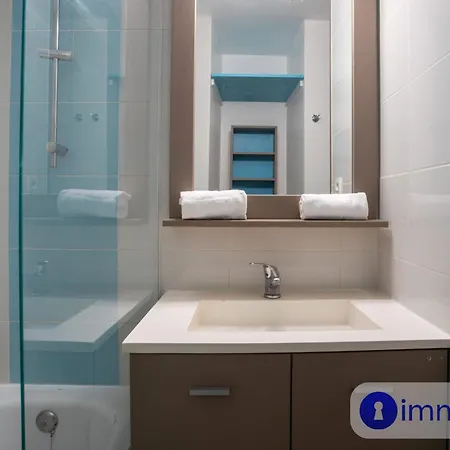 Apartment Air-conditioned In With Swimming Pool *